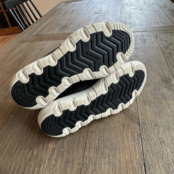 Sorel Explorer Boot - Picture 2 of 6